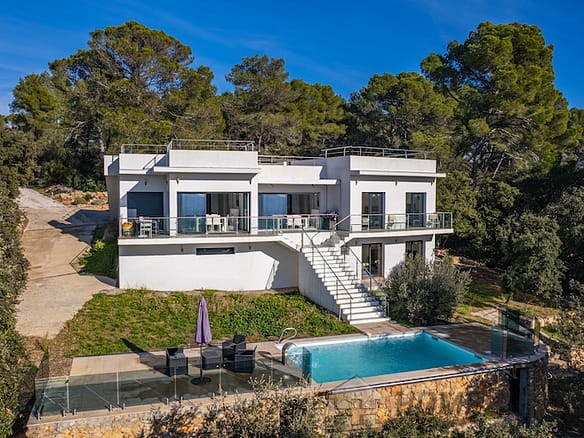 5 Bedroom Villa/House in Lorgues 32