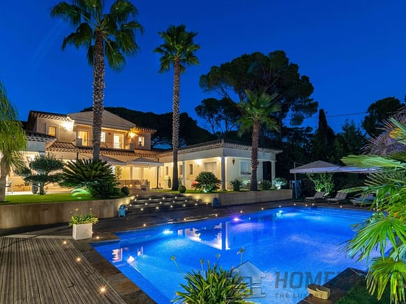 5 Bedroom Villa/House in St Raphael 32