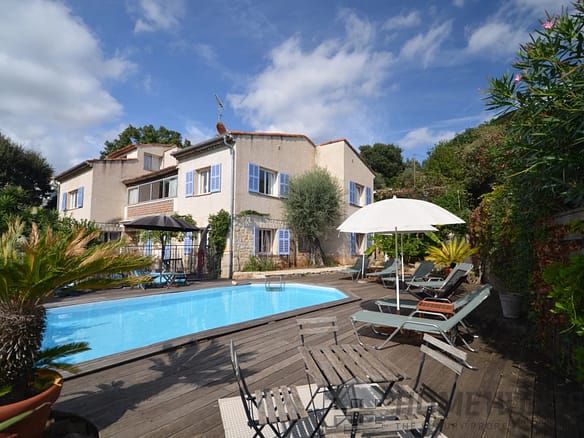 6 Bedroom Villa/House in Vence 4