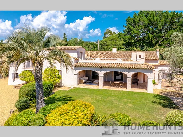4 Bedroom Villa/House in Grimaud 26