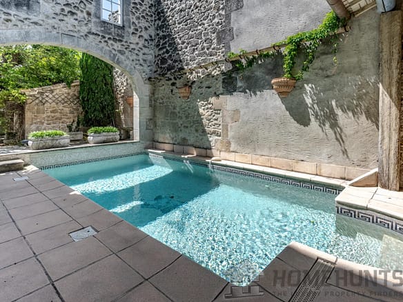 4 Bedroom Villa/House in Fontvieille 28