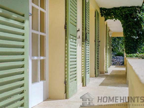 5 Bedroom Villa/House in Rayol Canadel Sur Mer 9