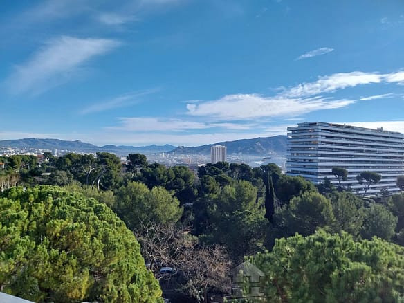 3 Bedroom Apartment in Marseille 6