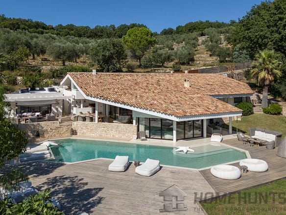 4 Bedroom Villa/House in Le Rouret 10