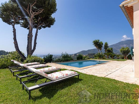 7 Bedroom Villa/House in Menton 2