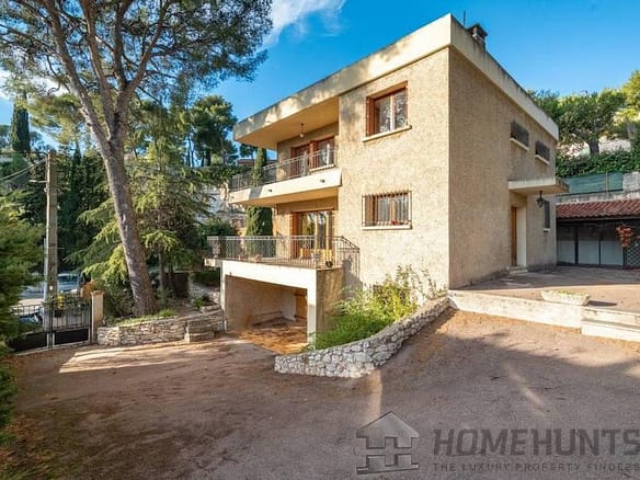 2 Bedroom Villa/House in Cassis 8