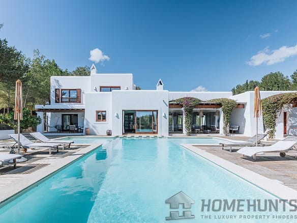 7 Bedroom Villa/House in Jesus 34