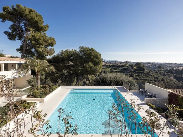 3 Bedroom Apartment in Cagnes Sur Mer 36
