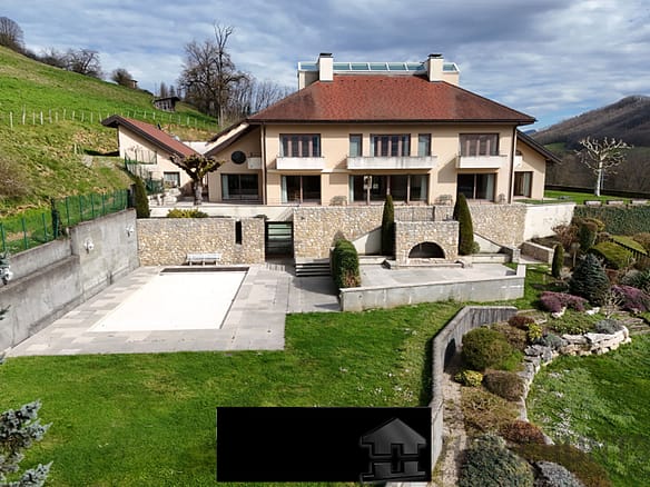 5 Bedroom Villa/House in Saint-genix-les-villages 8