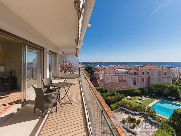 3 Bedroom Apartment in Cannes 20