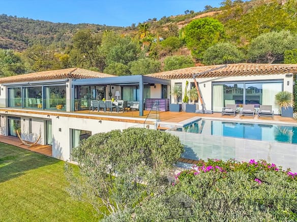 5 Bedroom Villa/House in Grimaud 6