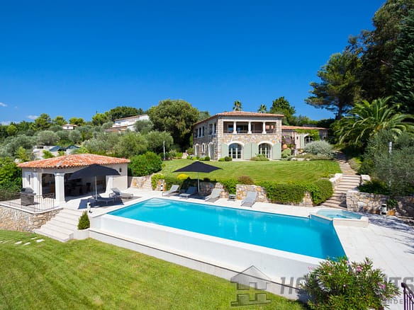 4 Bedroom Villa/House in Mougins 32