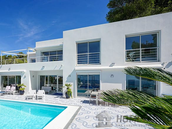 5 Bedroom Villa/House in Marseille 16