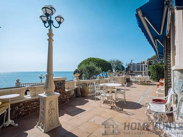 4 Bedroom Villa/House in Antheor 28