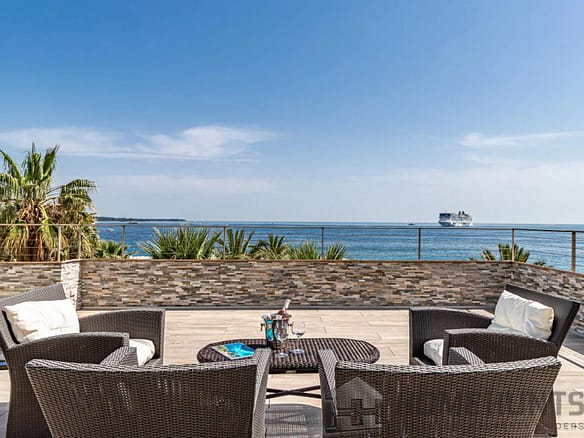 4 Bedroom Apartment in Cannes 20