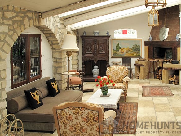 7 Bedroom Villa/House in Beaucaire 30