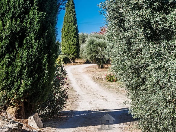 7 Bedroom Villa/House in Le Castellet 28