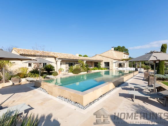 5 Bedroom Villa/House in St Remy De Provence 34