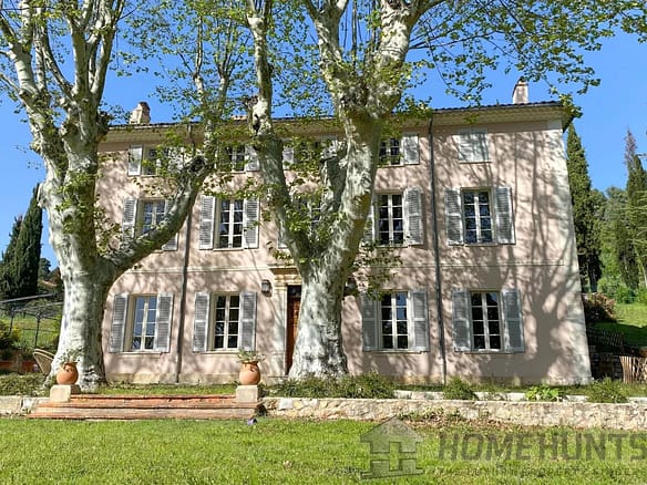 9 Bedroom Villa/House in Aups 36