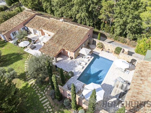 5 Bedroom Villa/House in St Paul En Foret 8