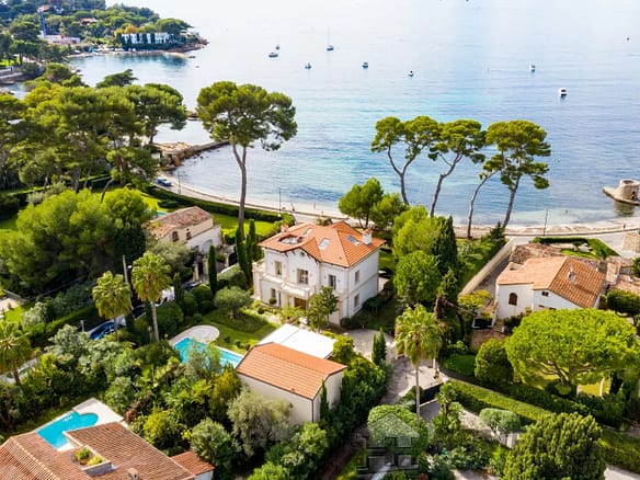 8 Bedroom Villa/House in Cap D Antibes 18