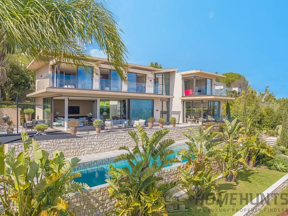 5 Bedroom Villa/House in Le Golfe Juan 24