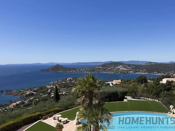 7 Bedroom Villa/House in Agay 4