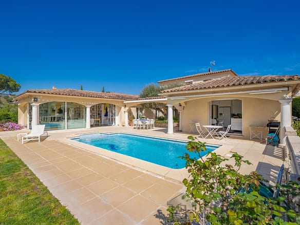 5 Bedroom Villa/House in St Raphael 6