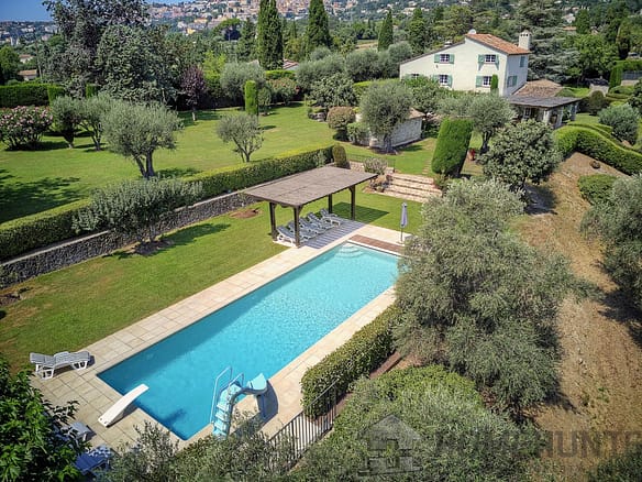 6 Bedroom Villa/House in Grasse 16