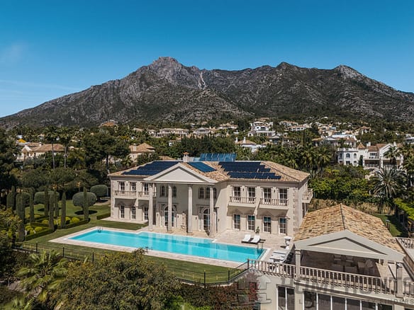 7 Bedroom Villa/House in Sierra Blanca 7