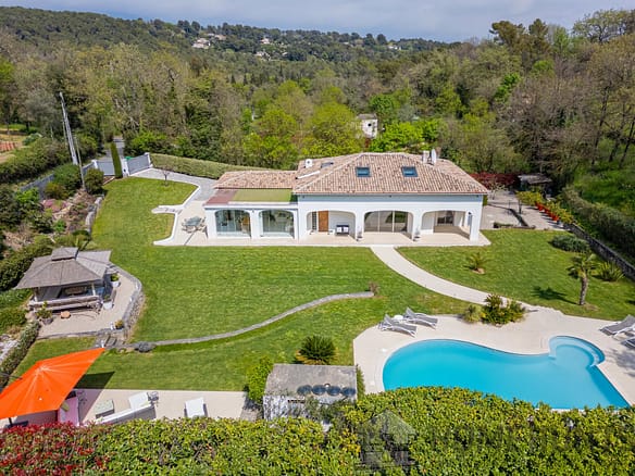 5 Bedroom Villa/House in Opio 12