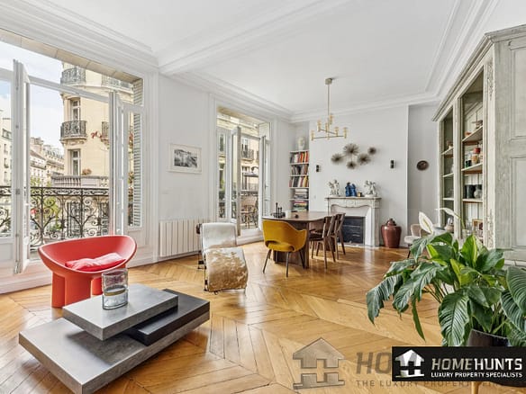 2 Bedroom Apartment in Paris 1st (Louvre – Vendôme) 7