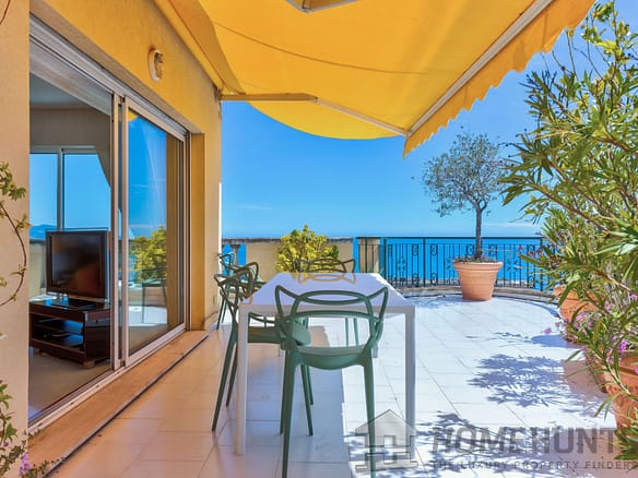 3 Bedroom Apartment in Beausoleil 10