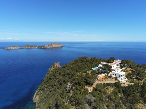 9 Bedroom Villa/House in Santa Eularia Des Riu 3