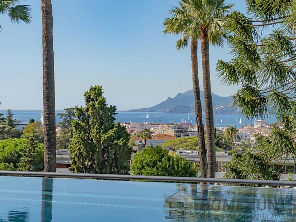 4 Bedroom Apartment in Cannes 34
