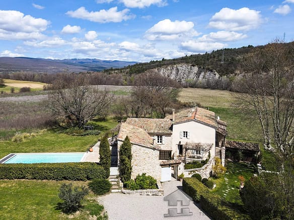 5 Bedroom Villa/House in Forcalquier 30