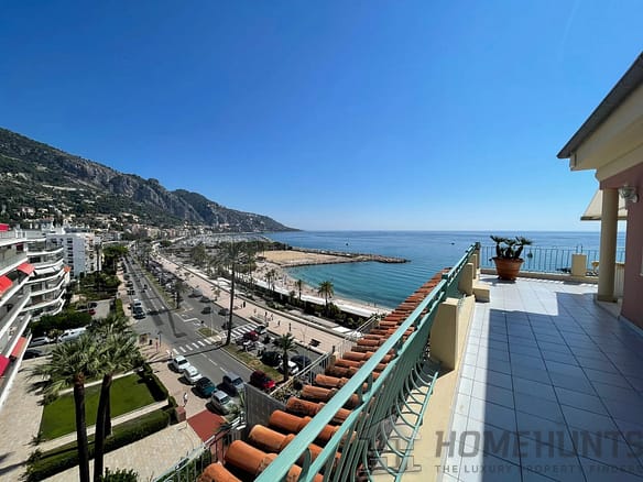 2 Bedroom Apartment in Menton 6