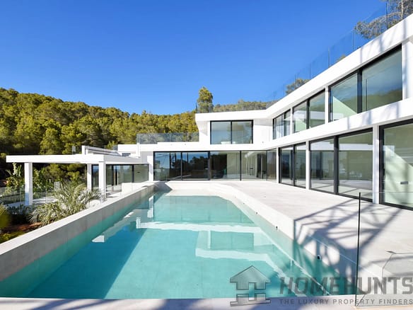5 Bedroom Villa/House in Sant Antoni De Portmany 4