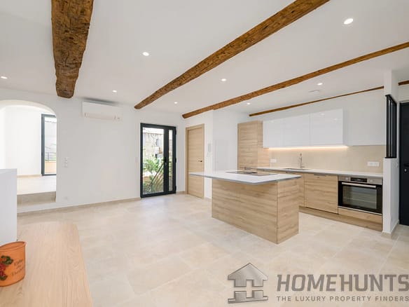 3 Bedroom Apartment in Antibes 18