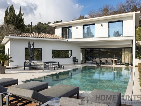 4 Bedroom Villa/House in St Paul 36