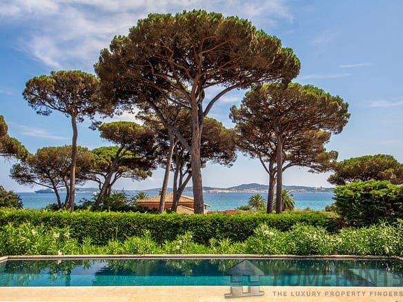 5 Bedroom Villa/House in Grimaud 32