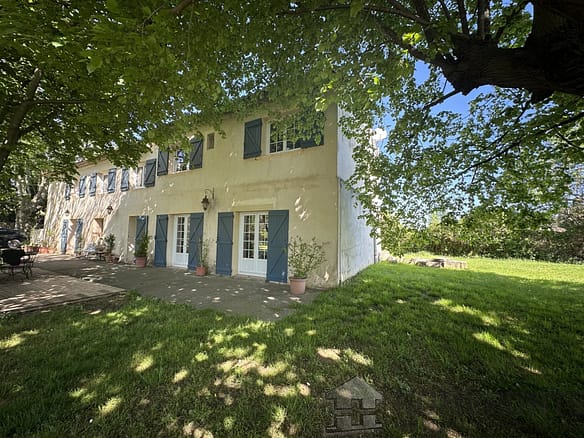 4 Bedroom Villa/House in Arles 16