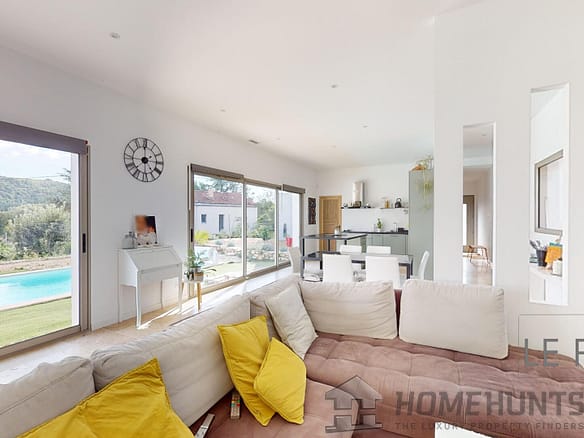 4 Bedroom Villa/House in Mollans Sur Ouveze 2