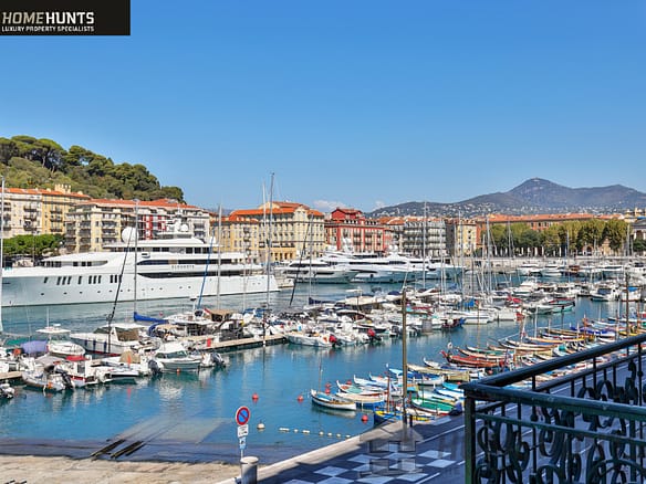 6 Bedroom Villa/House in Nice 16