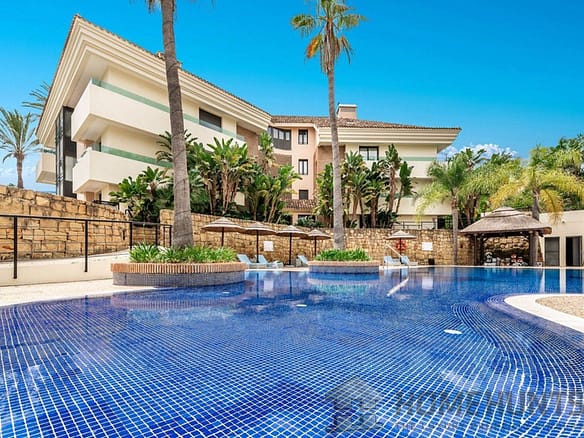 3 Bedroom Apartment in Los Monteros 3