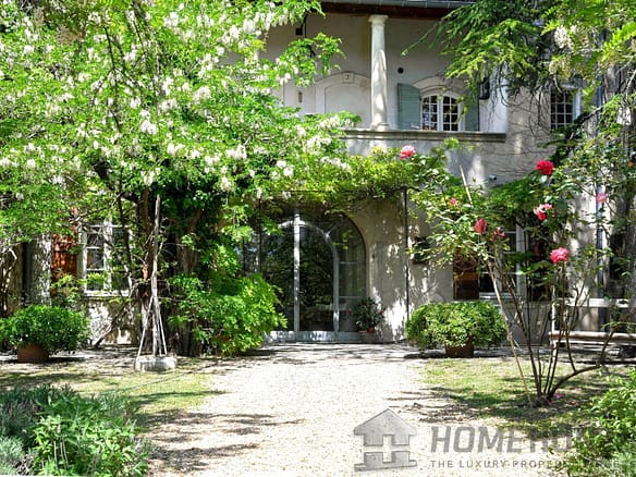5 Bedroom Villa/House in Uzes 28