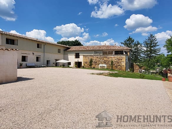 10 Bedroom Villa/House in Saint Amour Bellevue 12