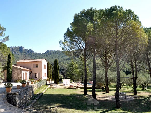 4 Bedroom Villa/House in La Roquebrussanne 32