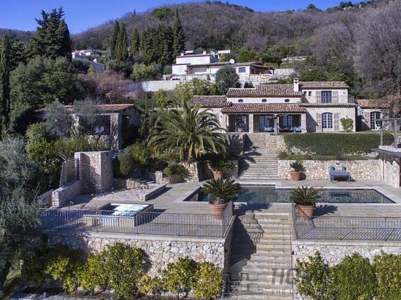 5 Bedroom Villa/House in Grasse 12