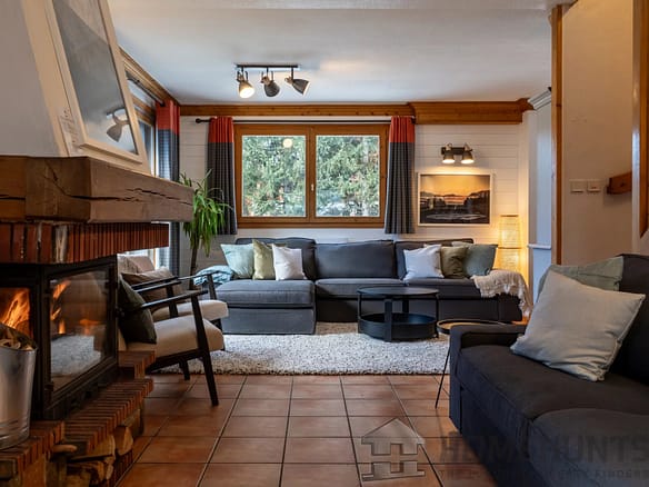 8 Bedroom Chalet in Meribel 18